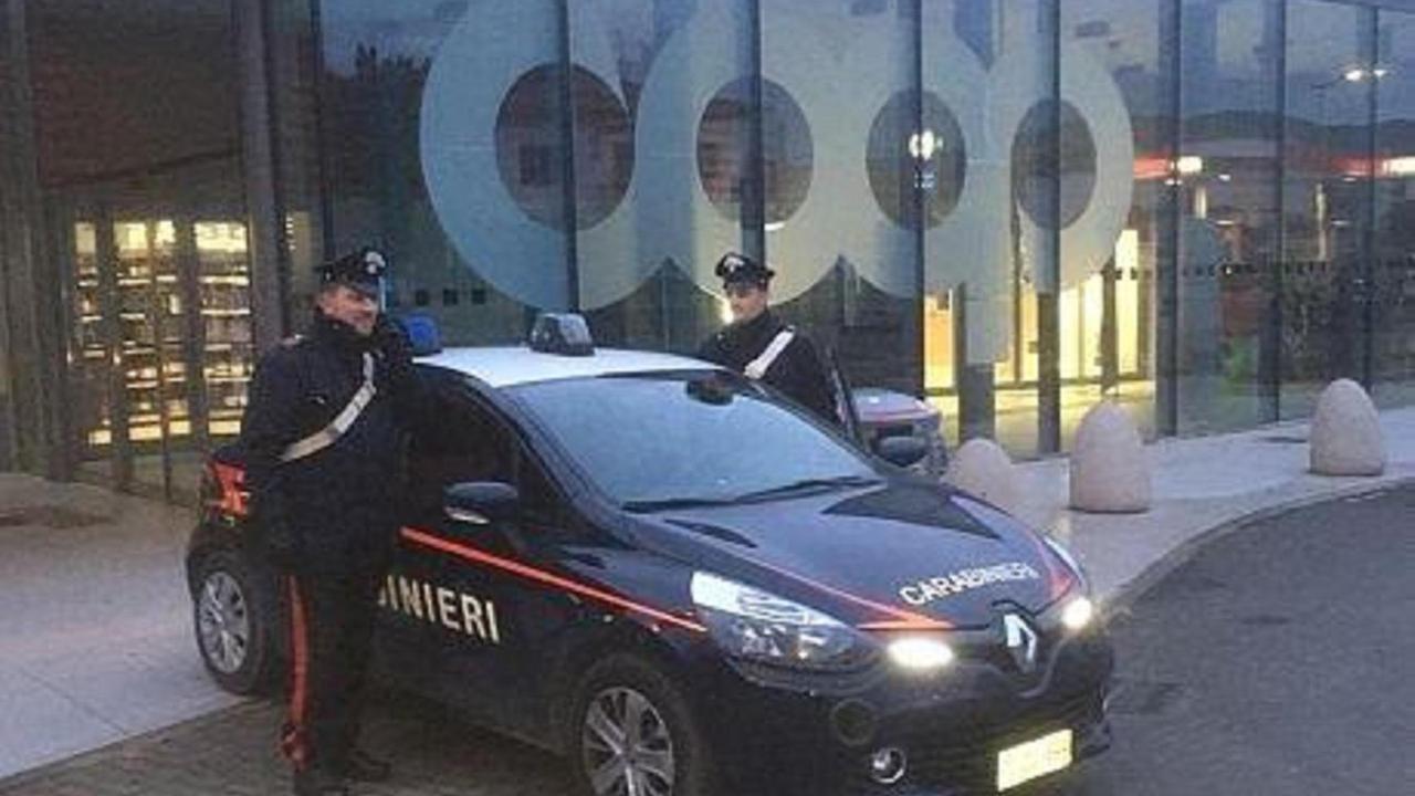 Carabinieri alla Coop di Solvay (foto d'archivio)