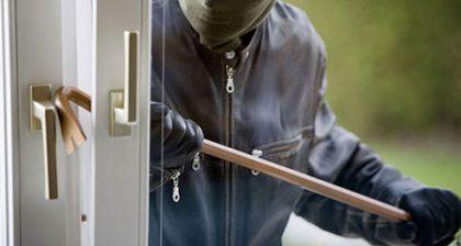 Rapina violenta contro una pensionata sorpresa nel sonno 