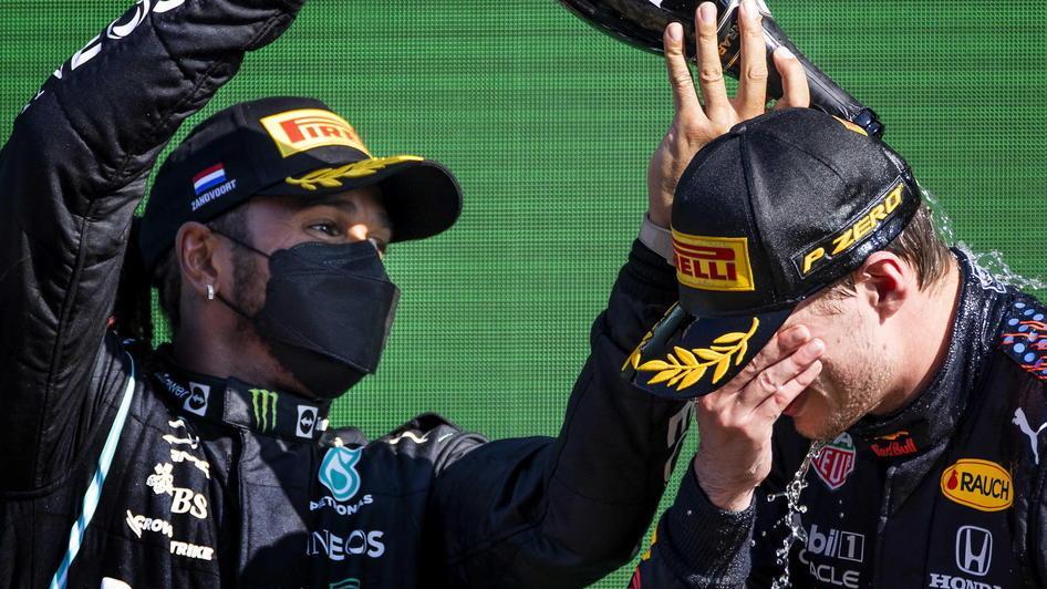 Il duello tra Verstappen e Hamilton ricomincia sulla pista della Turchia