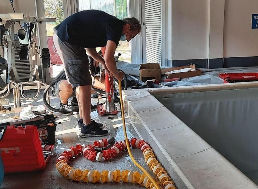 Arrivano i sollevatori installati nelle piscine per un nuoto accessibile