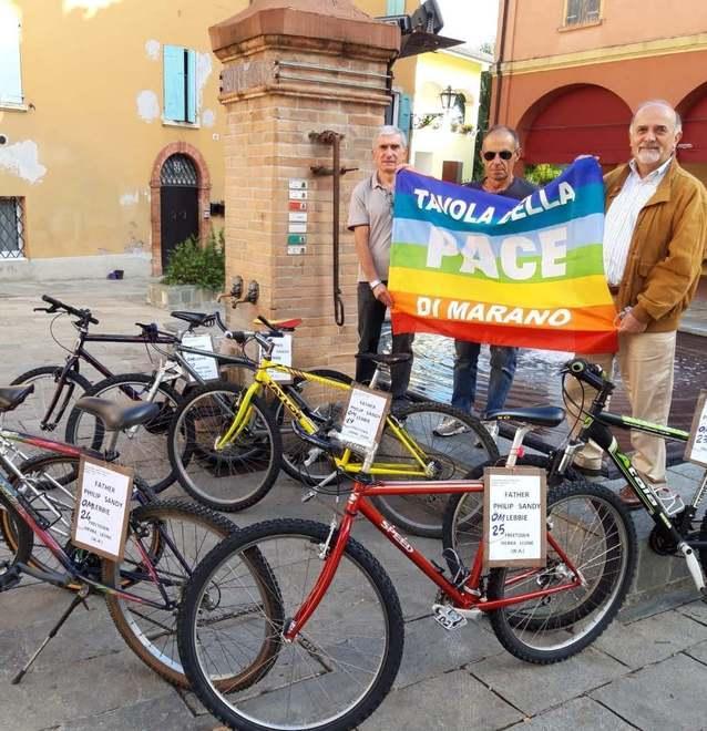 La raccolta di biciclette da donare in Africa