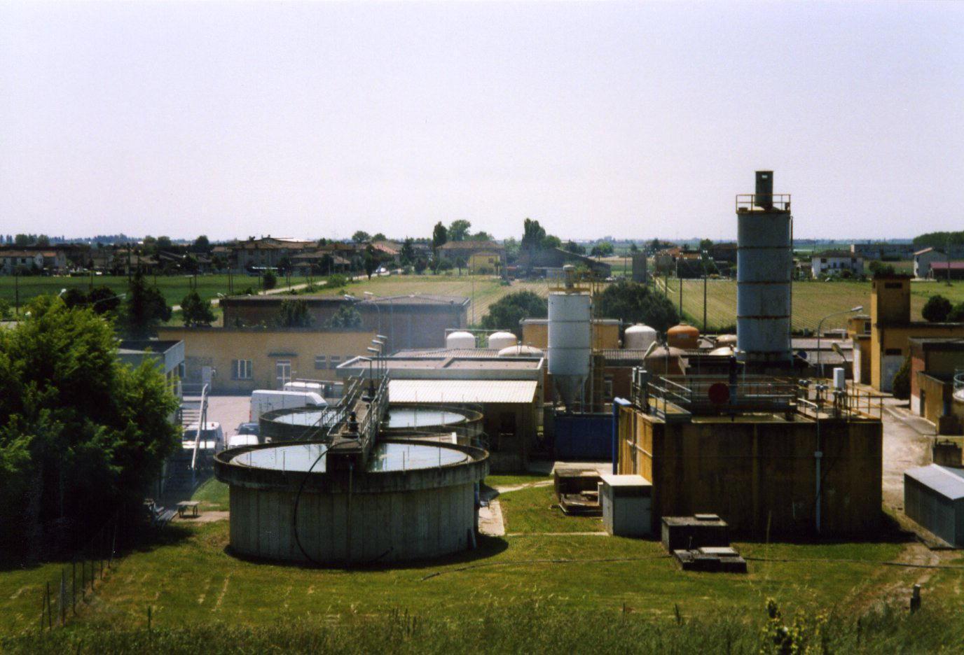 Guasto alla torre idrica: cortili allagati