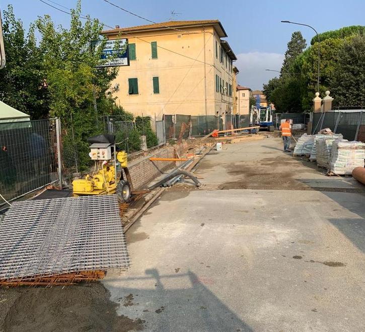 Lavori in via Volterrana, la sindaca: «Riaperta una corsia a fine mese» 
