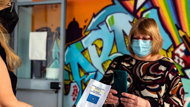 Modena, che fare quando lo studente sta male? Rebus se il genitore non ha il green pass
