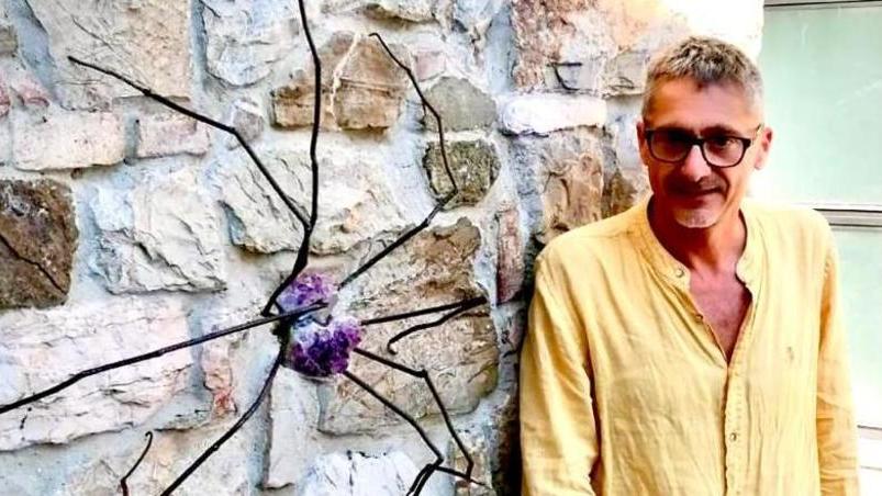 I ragni di ferro di Milanesi illuminano la settimana di Art in Borgo a Suvereto