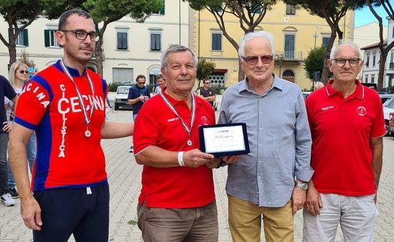 Direttore sportivo da 53 anni Mario Scali premiato dai Veterani