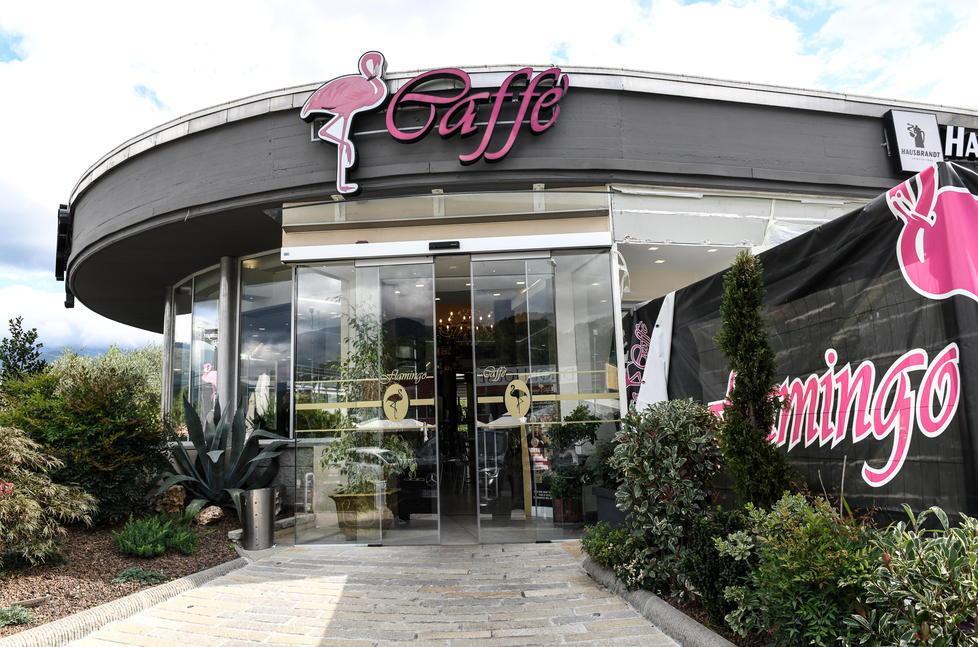 L'ingresso del Flamingo Caffè a Gallicano