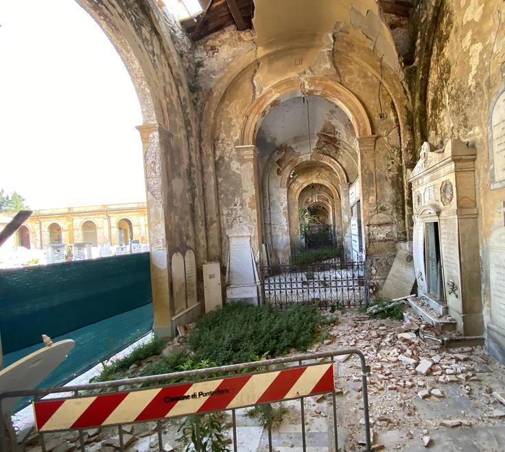 Lavori da 145mila euro contro i crolli e il degrado nel cimitero 
