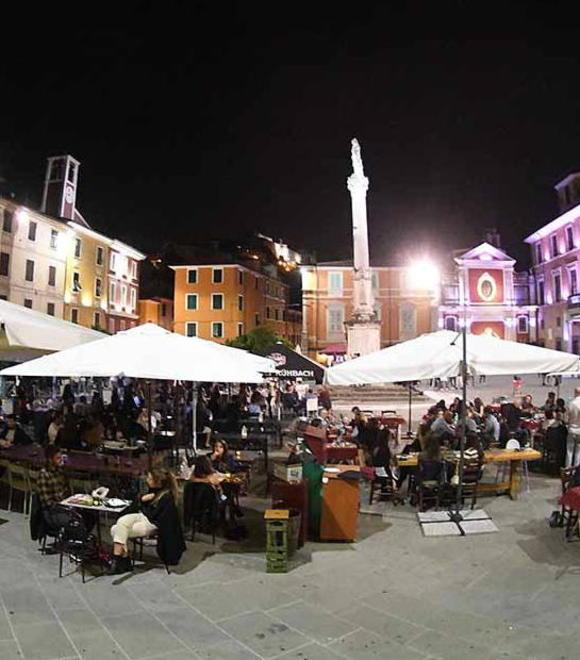 Residenti stufi di degrado e violenze In arrivo controlli anche dentro i locali 