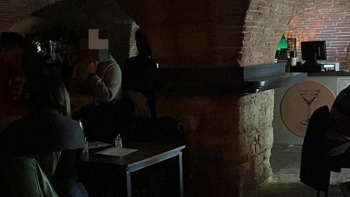 Una mezzanotte di protesta: bar e locali rimasti al buio