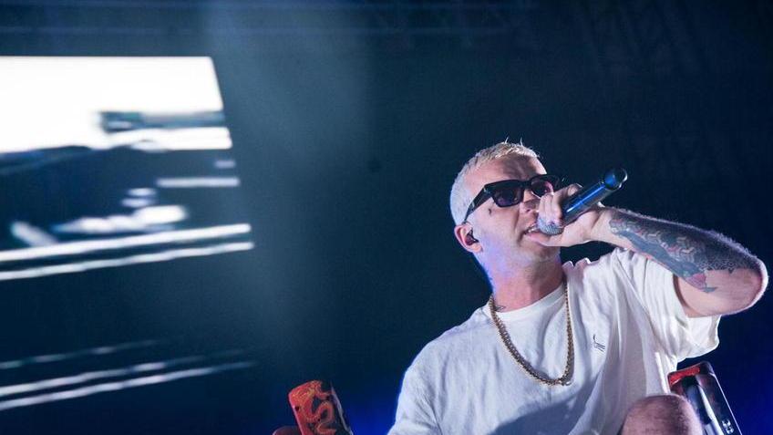 Sedetevi comodi, comincia lo show Ecco Salmo in concerto al PalaModì