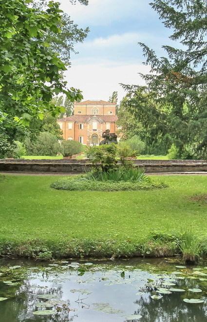 Tour a Villa Sorra