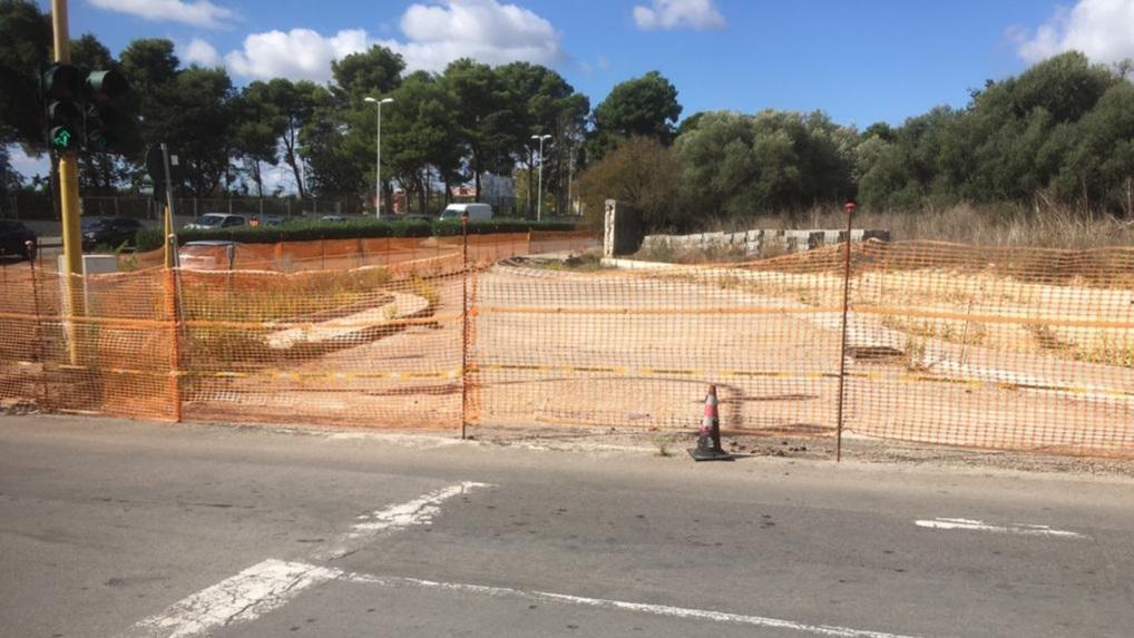 Rotatoria di Rizzeddu lavori ancora a rilento 