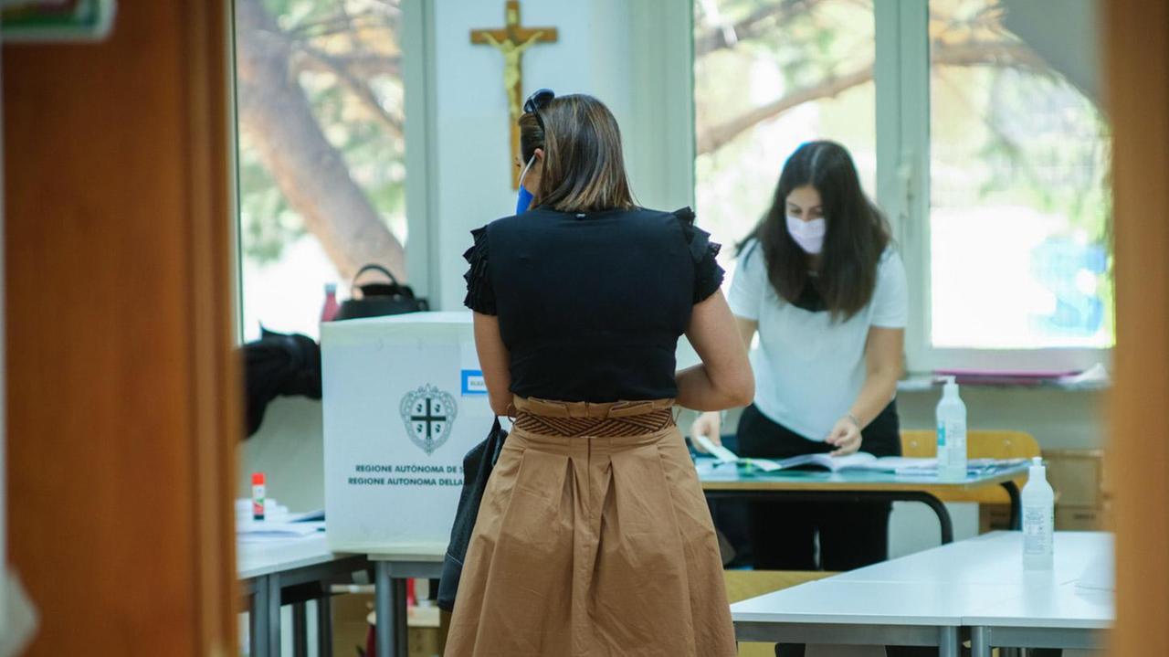 Sulla Nuova in edicola martedì 12, tutti i risultati delle elezioni comunali in Sardegna 
