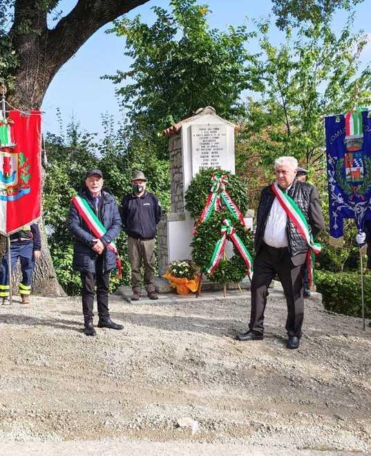 L’omaggio agli undici partigiani «Resistere e costruire il futuro» 