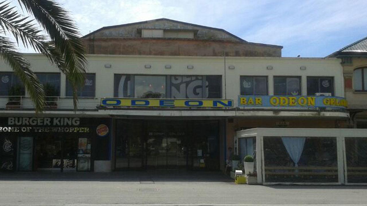 A Viareggio il cinema Odeon è in vendita e fa già gola a un colosso 