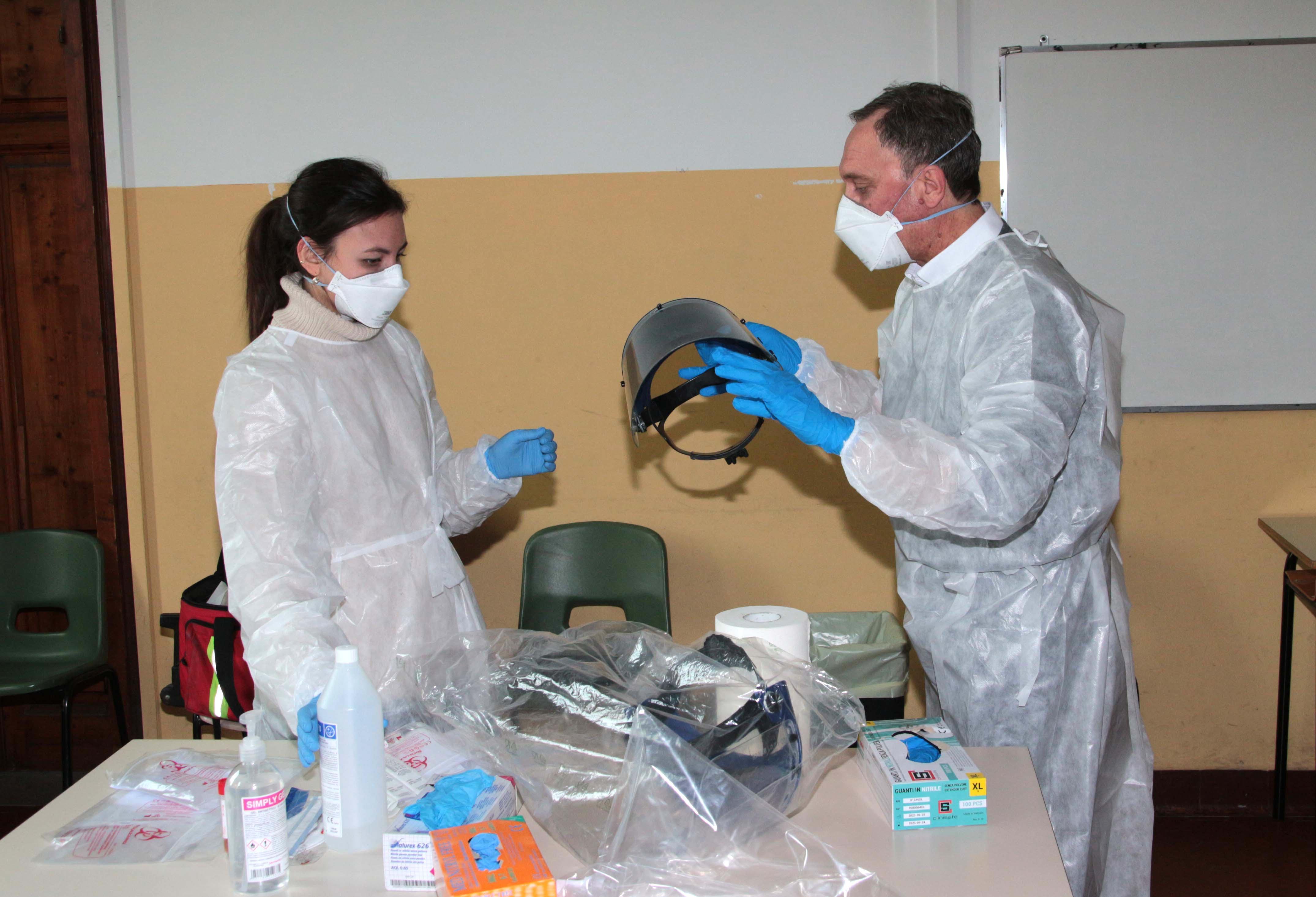 Covid a scuola: undici classi in quarantena in Versilia 