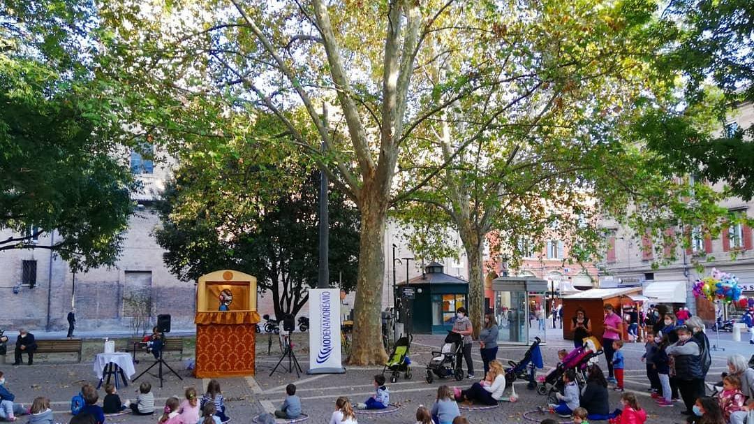 Una manifestazione per i bambini in piazza Matteotti