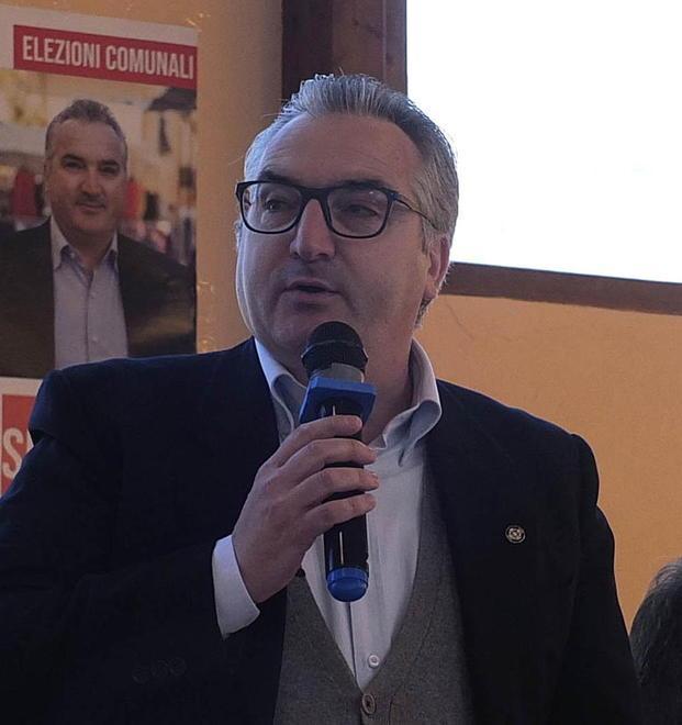 Disservizi e ritardi per i bus, l’ira del sindaco Di Maio 