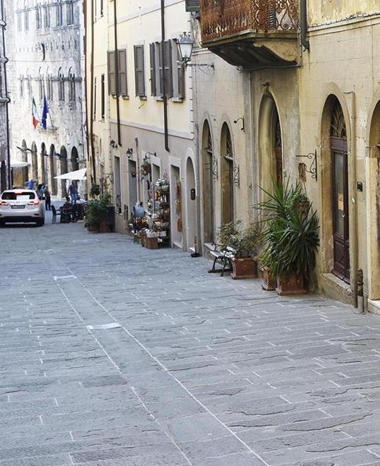 Una passeggiata in città ricordando Dante