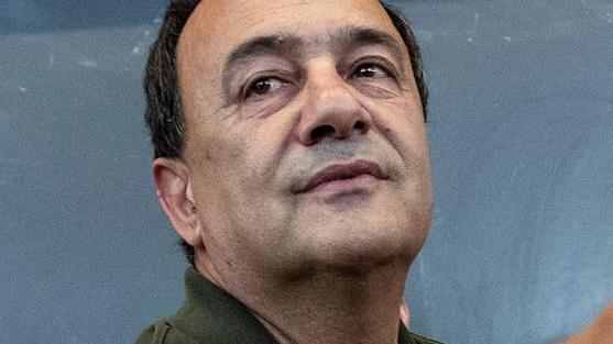 Appello in piazza per Mimmo Lucano