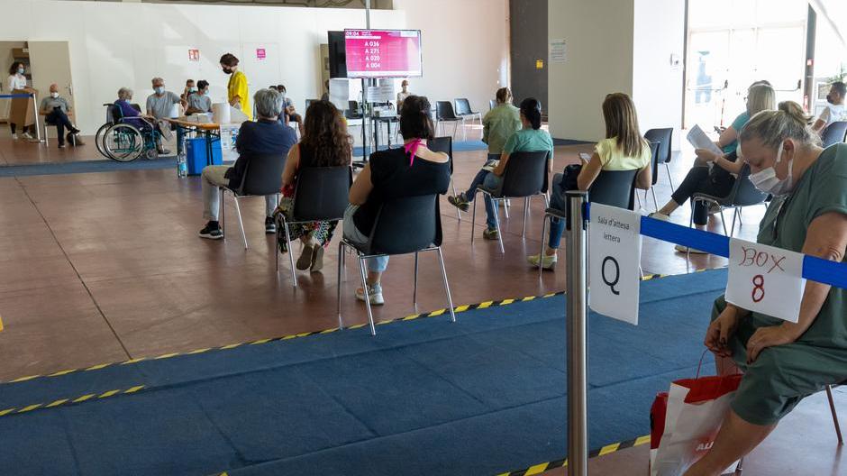 In campo anche i Nas per il no vax morto Sono 15 i sanitari che bloccavano i vaccini