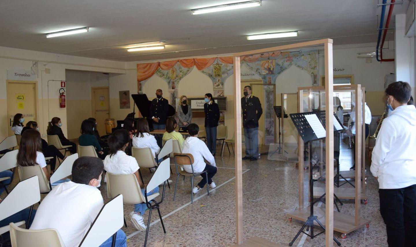 La polizia premia gli studenti del progetto PretenDiamo Legalità 