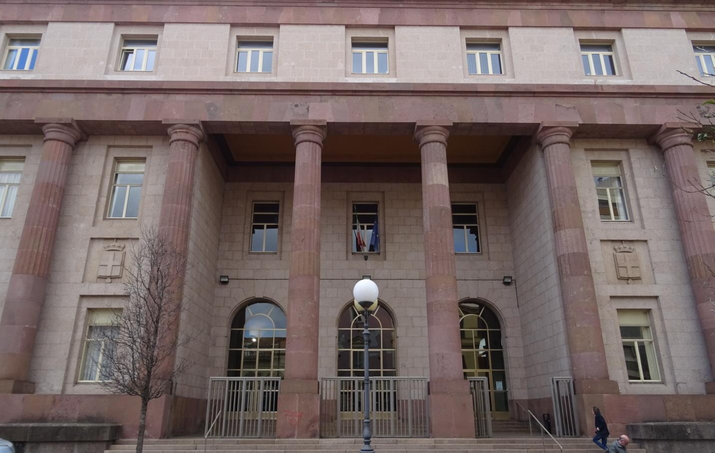 L’incontro tra eredi finisce con un’aggressione 