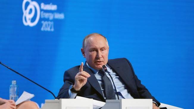 Putin a Muratov, 'non violi la legge, il Nobel non è uno scudo'
