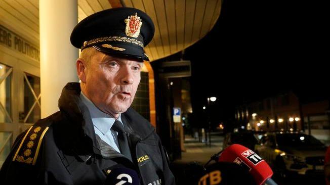 Polizia, a Kongsberg 5 morti e due feriti