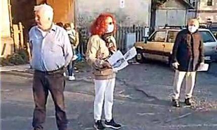 Volantinaggio a Bettola contro la nuova strada Ma l’Anas va avanti