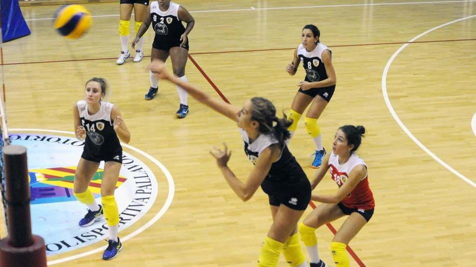 Evio Vallini alla guida del Volley Piombino Al suo posto a Riotorto va Marisa Pretolani