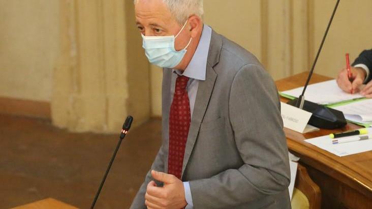 Reggio Emilia, i 5 Stelle implodono in consiglio. In aula ne rimane soltanto uno