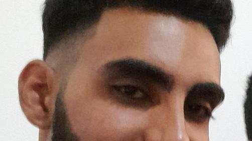 Morto contro un platano In Marocco i funerali dell’operaio di 22 anni