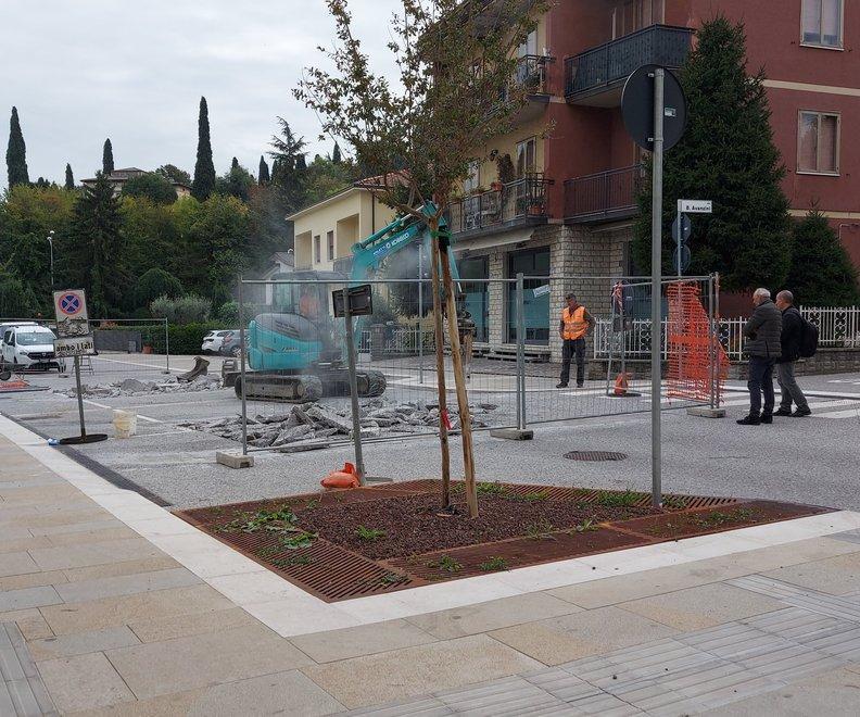 Centro, cantiere riapre per le ultime rifiniture e divide i commercianti 