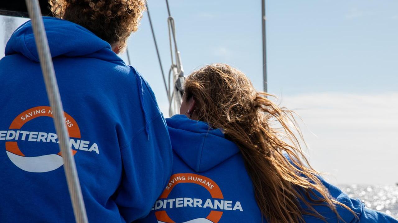 Volontari a Santa Teresa per la Ong Mediterranea 
