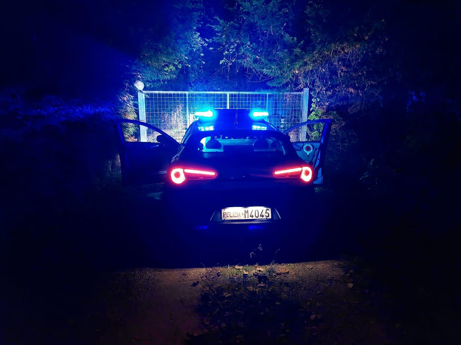 Ladro messo in fuga da una donna e arrestato dalla polizia