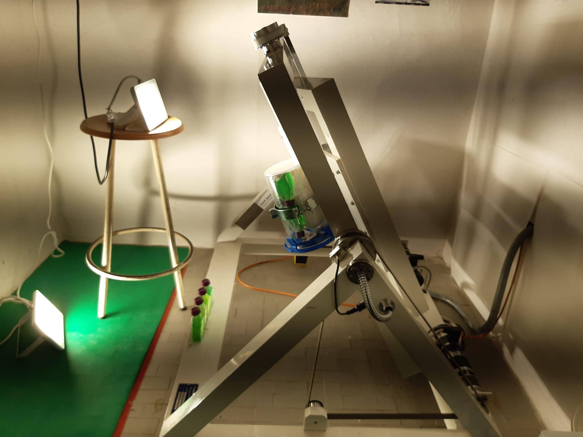 Il clinostato, apparecchio usato dai botanici