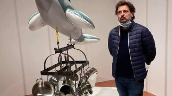 Pieraccioni prende in giro il delfino milionario di Koons