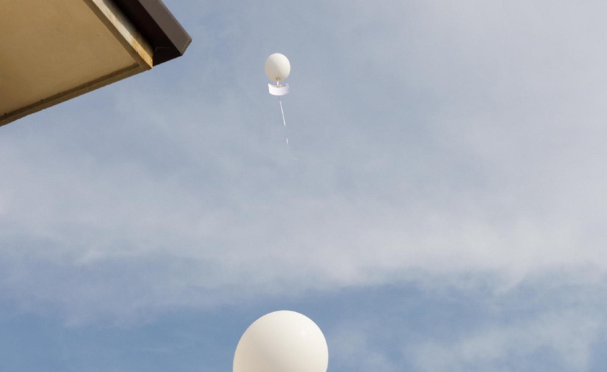 Palloncini in cielo (foto d'archivio)
