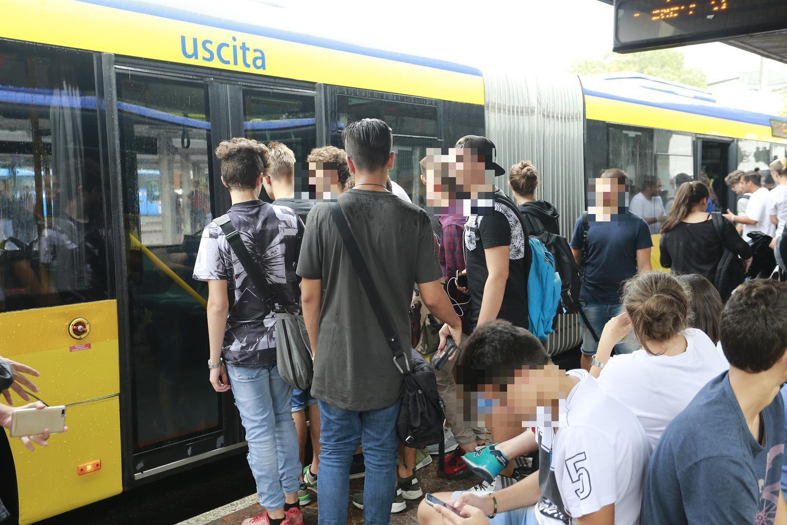 Reggio Emilia, scatta l’obbligo green pass. Seta trema per trenta autisti