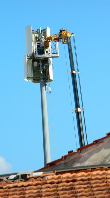 «Via Matteotti, l’antenna Vodafone viene potenziata» 