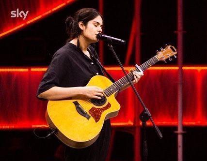 Giada, tanti sogni e una chitarra per affermarsi come cantautrice 