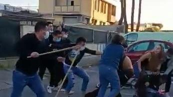 Pestaggio al picchetto Arriva la prima denuncia per lesioni
