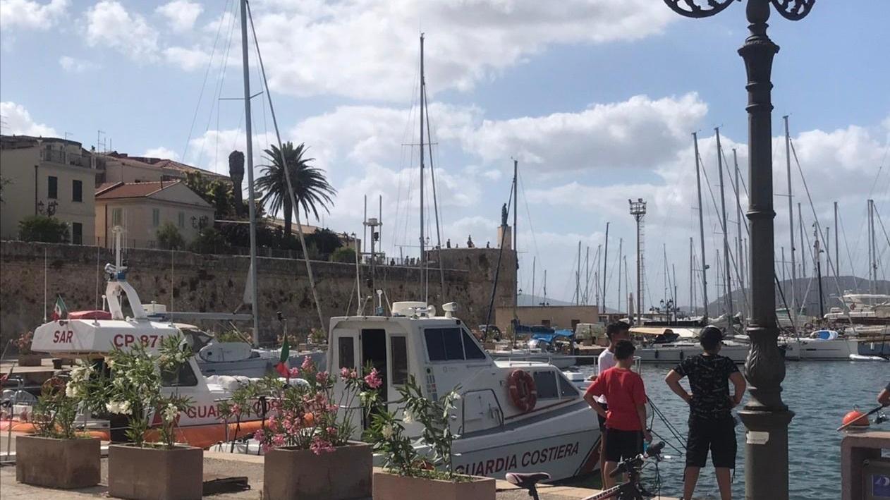 Rubò una barca ad Alghero per andare in Spagna: a processo 