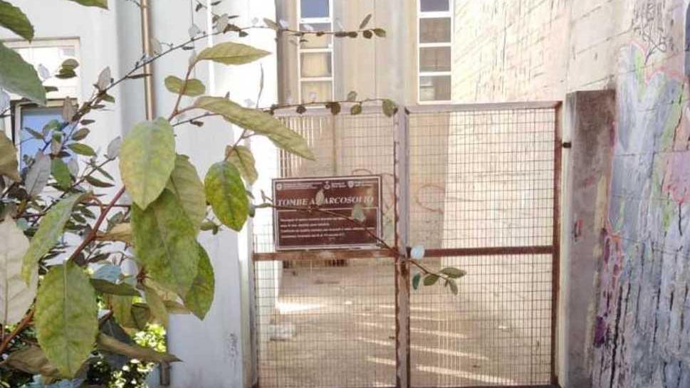 Tombe di arcosolio, accoglienza con rifiuti