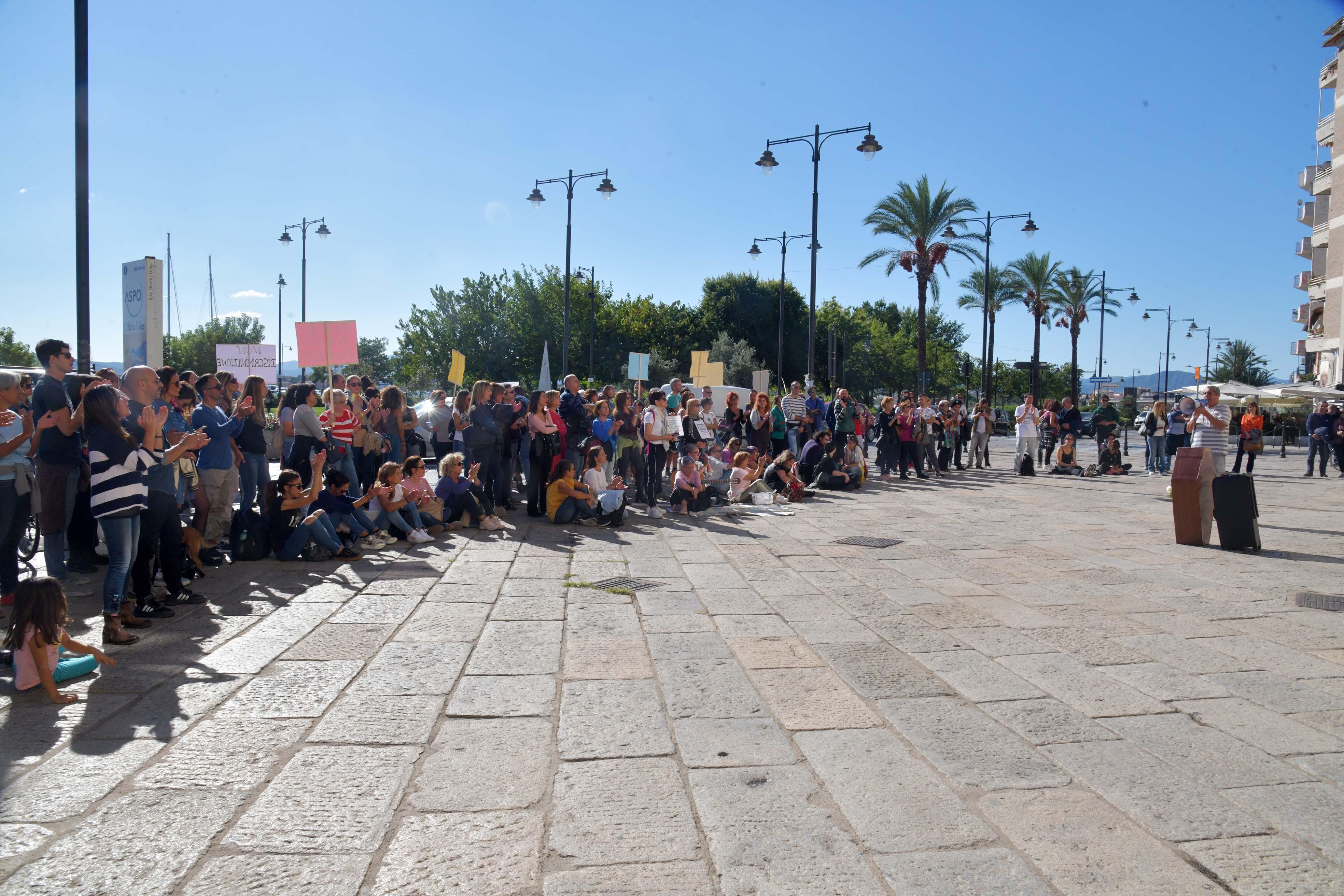 La manifestazione no green pass a Olbia (foto Vanna Sanna)