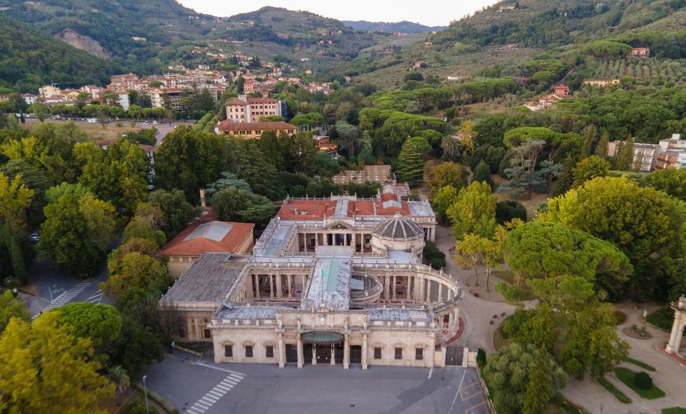 Il destino delle Terme si gioca a Londra in una società dove si parla italo-inglese 
