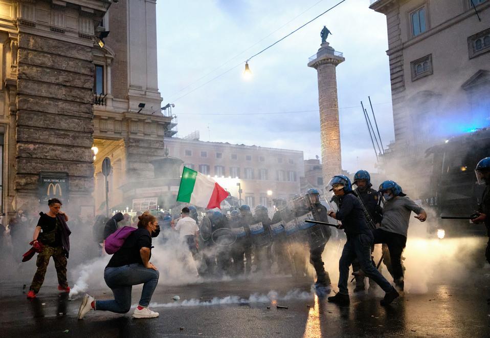 Condanna alle violenze di Roma La Lega vota no, FdI si astiene 