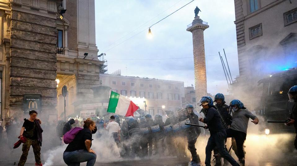 Condanna alle violenze di Roma La Lega vota no, FdI si astiene